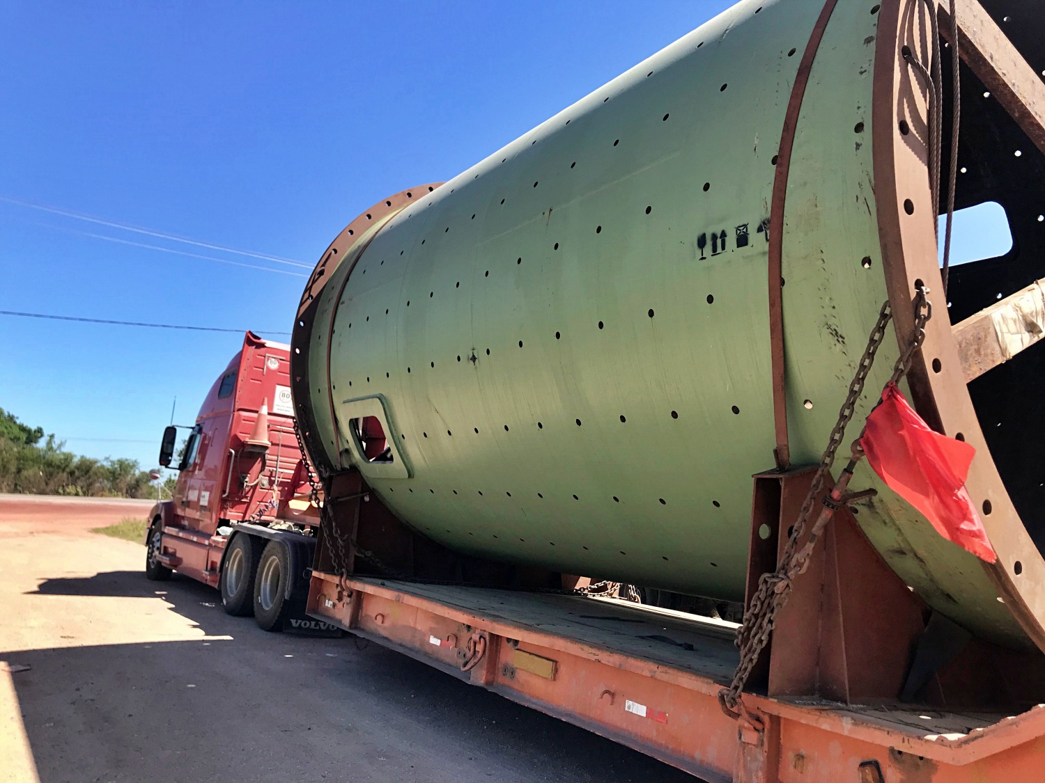 Se normaliza transporte de estructuras metálicas y materiales a proyecto siderúrgico  - Empresa Siderúrgica del Mutún