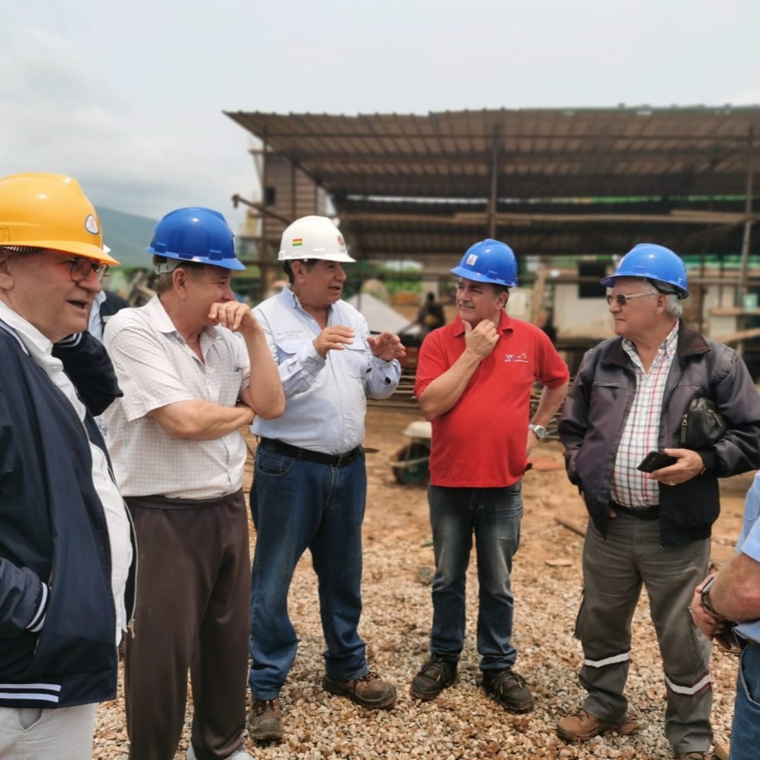Empresarios destacan avance en la consolidación de la industria siderúrgica   - Empresa Siderúrgica del Mutún