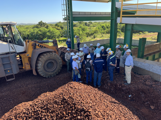 Visita técnica de autoridades y comités cívicos constata funcionamiento de Complejo Siderúrgico del Mutún   - Empresa Siderúrgica del Mutún