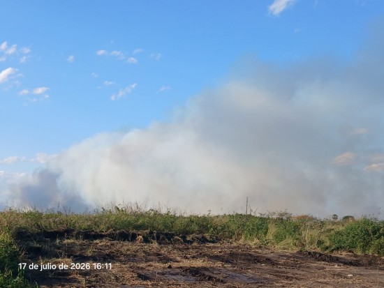 LA E.S.M.  SE CONSTITUYE EN ACTOR , JUNTO AL  GOBIERNO MUNICIPAL DE PUERTO SUÁREZ Y ARMADA BOLIVIANA PARA ACTIVAR EL COEM POR INCENDIO EN PUERTO BUSCH  - Empresa Siderúrgica del Mutún