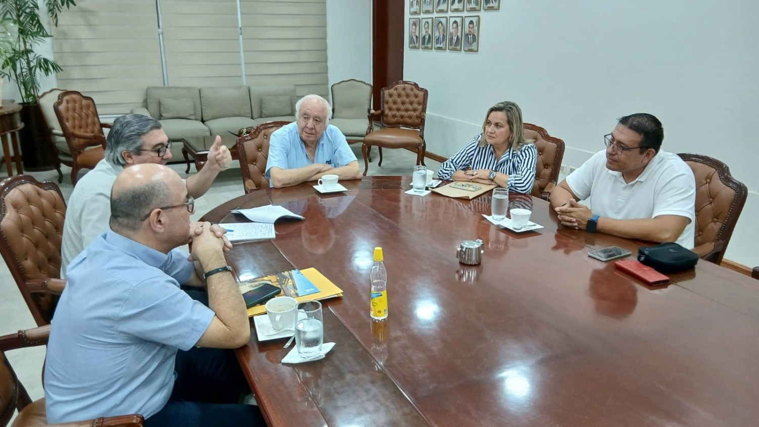 ​Hoy mantuvimos una importante y fructífera reunión interinstitucional con  la Cooperativa Rural de Electrificación (CRE).   - Empresa Siderúrgica del Mutún