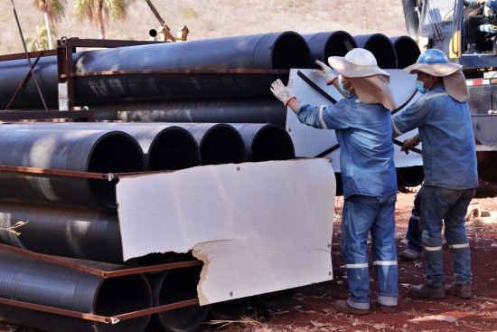 Llega primer lote de tuberías para la construcción del acueducto de la planta siderúrgica del Mutún  - Empresa Siderúrgica del Mutún