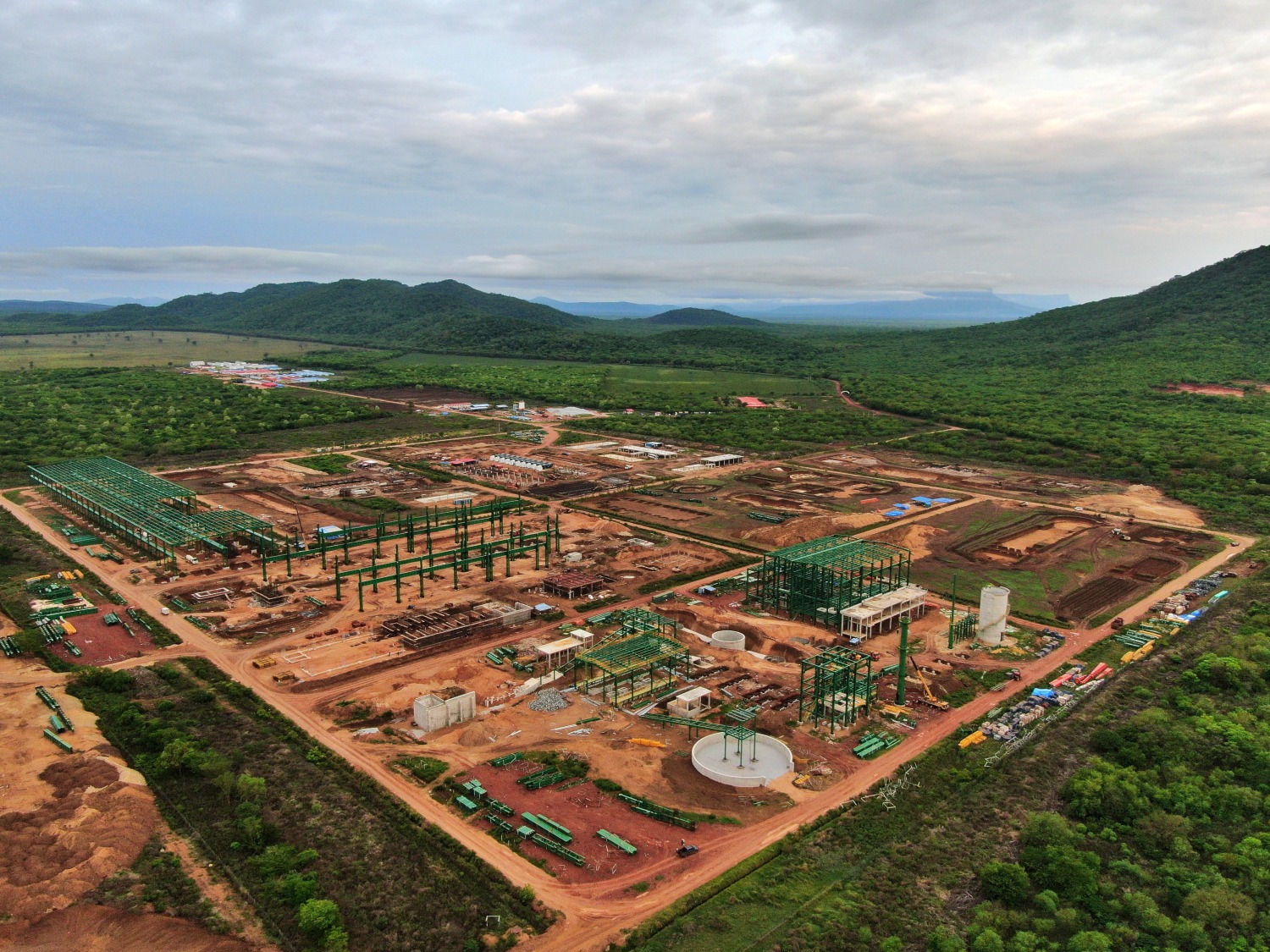 Paro indefinido perjudicará avance en la construcción de planta siderúrgica  - Empresa Siderúrgica del Mutún