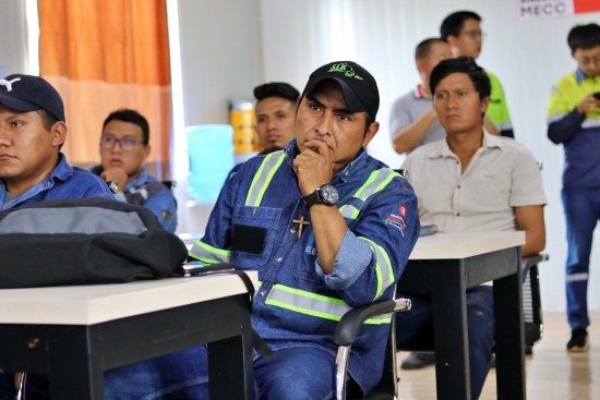 Comienza  capacitación a 33 profesionales bolivianos que operarán el complejo siderúrgico del MUTÚN