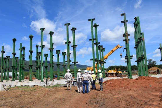 Arriba el 70% de los equipos a la planta siderúrgica del Mutún