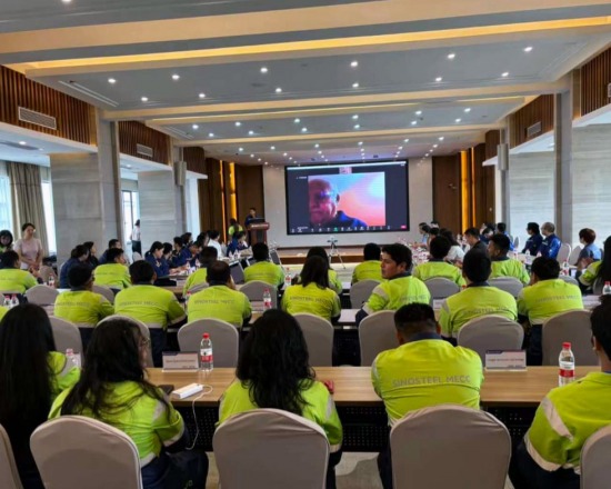 Concluye capacitación de jóvenes profesionales bolivianos en China que operarán el complejo siderúrgico