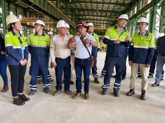 Embajador de China en Bolivia visita y califica de “emblemático” proyecto siderúrgico del Mutún