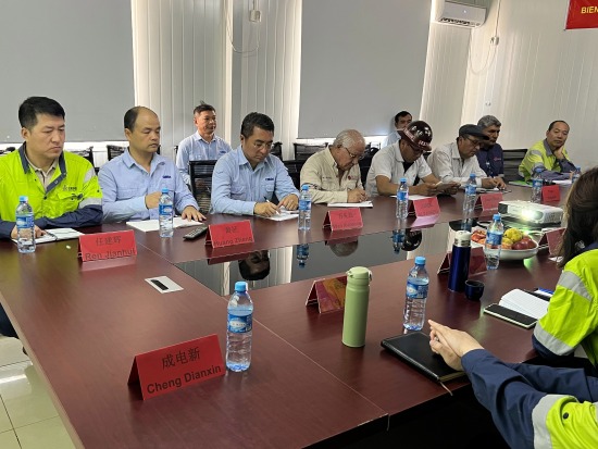 Embajador de China en Bolivia visita y califica de “emblemático” proyecto siderúrgico del Mutún