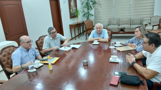 ​Hoy mantuvimos una importante y fructífera reunión interinstitucional con  la Cooperativa Rural de Electrificación (CRE). 