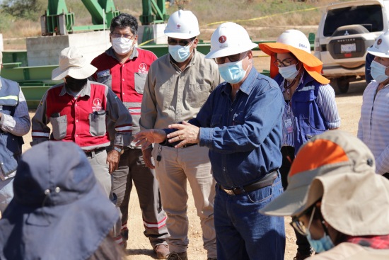 Geólogos visitan planta siderúrgica y cerro del Mutún 